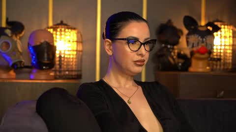 Snapshot of mistresskellykent chatting on 18, 5, 2026 Mistress Kelly online show from 18, 5, 2026