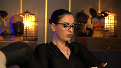 Snapshot of mistresskellykent chatting on 20, 5, 2026 Mistress Kelly online show from 20, 5, 2026
