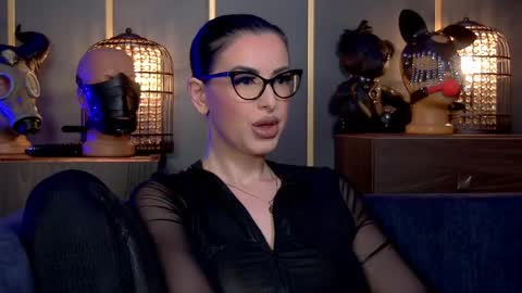 Snapshot of mistresskellykent chatting on 23, 5, 2026 Mistress Kelly online show from 23, 5, 2026