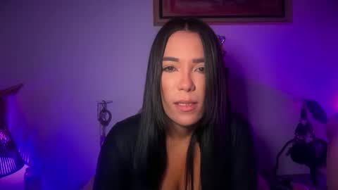 Snapshot of mistresslavinia_ chatting on 15, 12, 2025 only mistresslavinia oficial online show from 15, 12, 2025