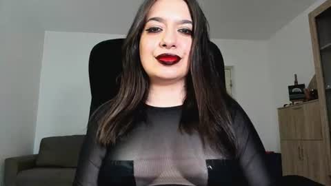 Snapshot of mistressmichelle5 chatting on 6, 7, 2026 YourGoddessM online show from 6, 7, 2026
