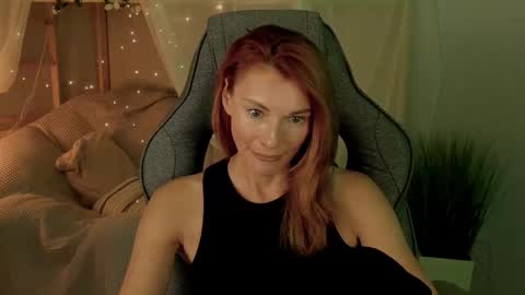 Snapshot of mistybarnes chatting on 23, 10, 2025 MistyBarnes NONUDE MODEL online show from 23, 10, 2025