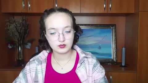 Snapshot of mistyrosee chatting on 11, 10, 2025 Aria online show from 11, 10, 2025