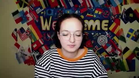 Snapshot of mistyrosee chatting on 24, 10, 2025 Aria online show from 24, 10, 2025