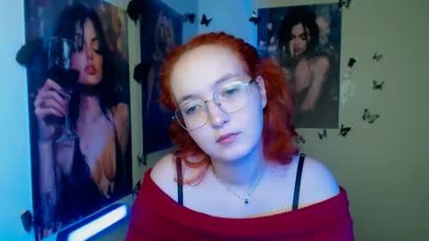 Snapshot of mistyrosee chatting on 23, 12, 2025 Aria online show from 23, 12, 2025