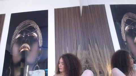 Snapshot of miticabrennet chatting on 9, 9, 2025 Mtica Brennet online show from 9, 9, 2025