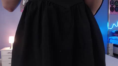 Snapshot of miticabrennet chatting on 4, 10, 2025 Mtica Brennet online show from 4, 10, 2025