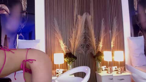 Snapshot of miticabrennet chatting on 20, 11, 2025 Mtica Brennet online show from 20, 11, 2025