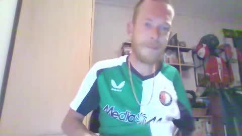 Snapshot of mitta93 chatting on 19, 10, 2025 mitta93 online show from 19, 10, 2025