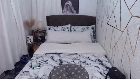 Snapshot of mitzihakku chatting on 20, 10, 2025 Nicahontas online show from 20, 10, 2025