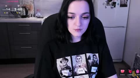 Snapshot of miura_moon chatting on 4, 6, 2026 lina. online show from 4, 6, 2026