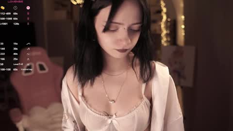 Snapshot of miuri_miy chatting on 8, 4, 2026 Yuka online show from 8, 4, 2026
