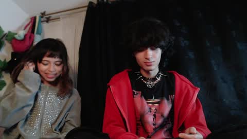 Snapshot of mixipeach chatting on 5, 4, 2026 Naomi and Nekorii online show from 5, 4, 2026