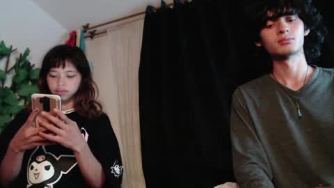 Snapshot of mixipeach chatting on 7, 4, 2026 Naomi and Nekorii online show from 7, 4, 2026