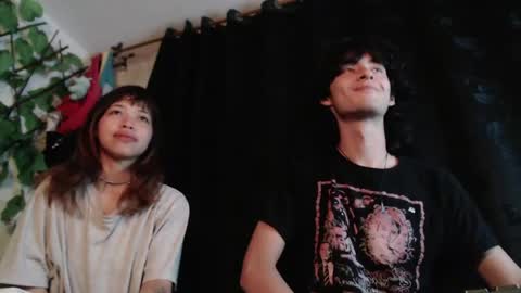 Snapshot of mixipeach chatting on 20, 4, 2026 Naomi and Nekorii online show from 20, 4, 2026