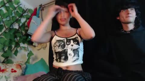 Snapshot of mixipeach chatting on 1, 5, 2026 Naomi and Nekorii online show from 1, 5, 2026
