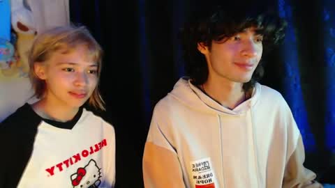 Snapshot of mixipeach chatting on 11, 5, 2026 Naomi and Nekorii online show from 11, 5, 2026