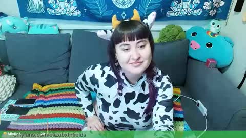 Snapshot of mizz_fieldss chatting on 28, 10, 2025 Elizabxth Fields online show from 28, 10, 2025