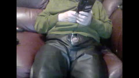 Snapshot of ml1968 chatting on 10, 10, 2025 Leather Pants online show from 10, 10, 2025