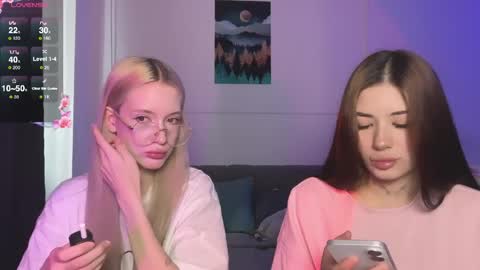 Snapshot of mmkakpoxyi22 chatting on 28, 3, 2026 alice and ray online show from 28, 3, 2026