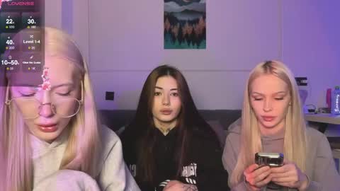 Snapshot of mmkakpoxyi22 chatting on 7, 4, 2026 alice and ray online show from 7, 4, 2026