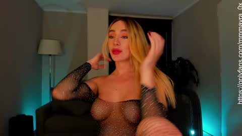 Snapshot of mmmayra_0x chatting on 4, 12, 2024 MAYRA online show from 4, 12, 2024