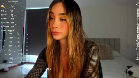 Snapshot of mmmayra_0x chatting on 1, 11, 2025 MAYRA online show from 1, 11, 2025