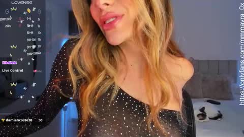 Snapshot of mmmayra_0x chatting on 7, 11, 2025 MAYRA online show from 7, 11, 2025