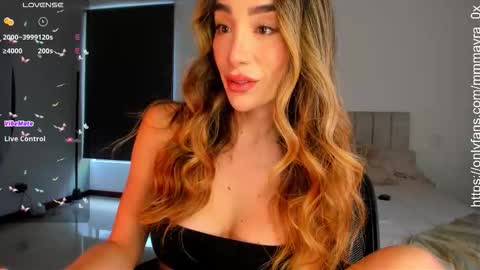 Snapshot of mmmayra_0x chatting on 20, 11, 2025 MAYRA online show from 20, 11, 2025