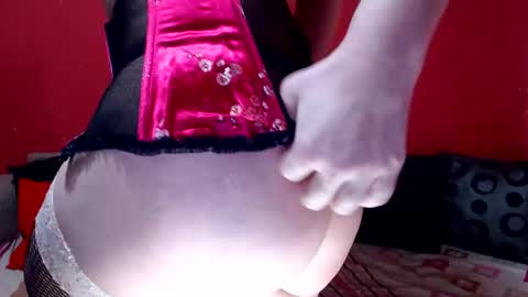 Snapshot of mmmiss_anais chatting on 5, 4, 2026 Mmmmis Anais online show from 5, 4, 2026