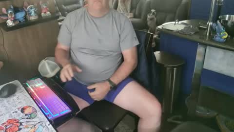 Snapshot of mmmthatsfunnn chatting on 14, 4, 2026 mmmthatsfunnn online show from 14, 4, 2026