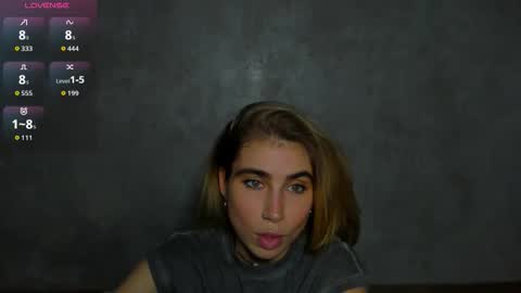 Snapshot of moanamo chatting on 28, 3, 2026 Princess Moana online show from 28, 3, 2026