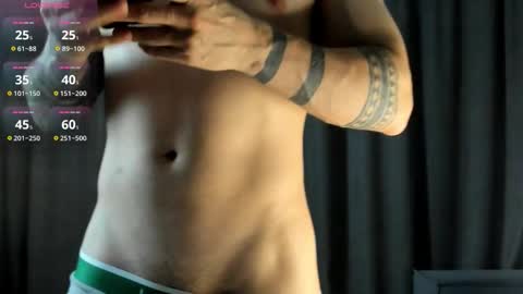 Snapshot of mobyvick chatting on 16, 12, 2025 Vick online show from 16, 12, 2025