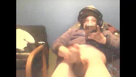 Snapshot of mochaandcreme chatting on 17, 12, 2025 mochaandcreme online show from 17, 12, 2025