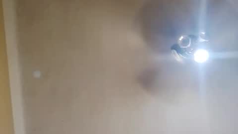 Snapshot of modelo_web18 chatting on 21, 12, 2025 camilo online show from 21, 12, 2025