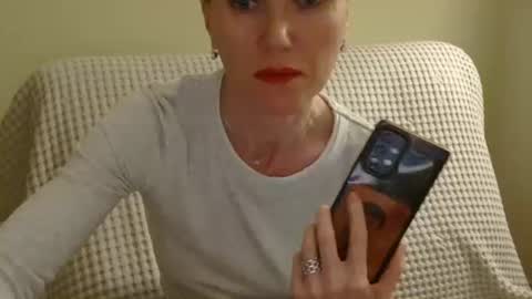 Snapshot of modesta1413 chatting on 4, 4, 2026 Aurora online show from 4, 4, 2026