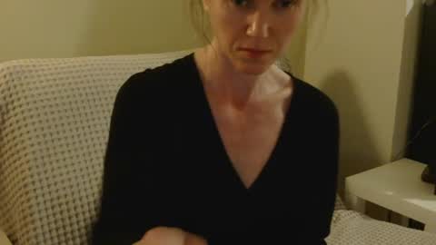 Snapshot of modesta1413 chatting on 5, 4, 2026 Aurora online show from 5, 4, 2026