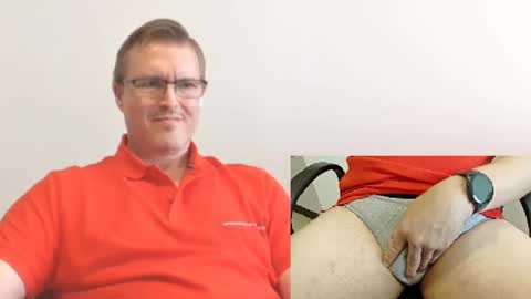 Snapshot of moe_001 chatting on 24, 10, 2025 Moe online show from 24, 10, 2025