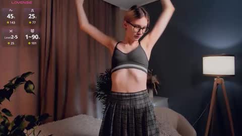 Snapshot of moirebroady chatting on 2, 12, 2025 Laura online show from 2, 12, 2025