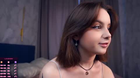 Snapshot of moiregathright chatting on 19, 10, 2025 My name is Eda online show from 19, 10, 2025