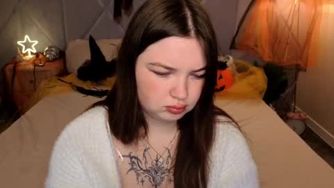 Snapshot of molinmoon chatting on 29, 10, 2025 Rosa online show from 29, 10, 2025