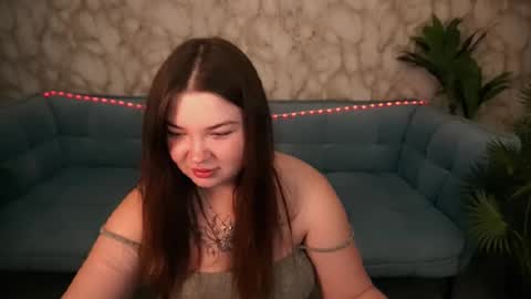 Snapshot of molinmoon chatting on 5, 11, 2025 Rosa online show from 5, 11, 2025