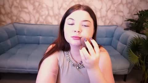 Snapshot of molinmoon chatting on 8, 11, 2025 Rosa online show from 8, 11, 2025