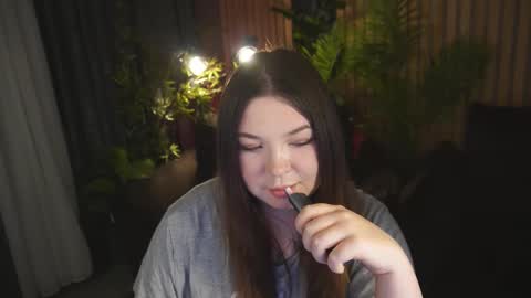 Snapshot of molinmoon chatting on 20, 11, 2025 Rosa online show from 20, 11, 2025