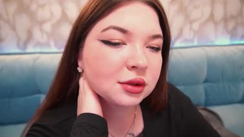 Snapshot of molinmoon chatting on 4, 12, 2025 Rosa online show from 4, 12, 2025