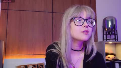 Snapshot of moliqin chatting on 12, 4, 2026 moliqin online show from 12, 4, 2026