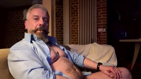 Snapshot of molitsrymale69 chatting on 3, 12, 2025 molitsrymale69 online show from 3, 12, 2025