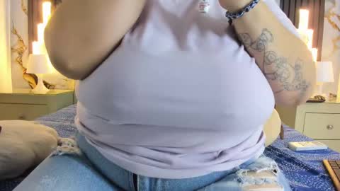 Snapshot of molliebue1 chatting on 9, 3, 2025 Hey Guys Im Mollie online show from 9, 3, 2025