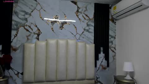 Snapshot of molliebue1 chatting on 17, 12, 2025 Hey Guys Im Mollie online show from 17, 12, 2025