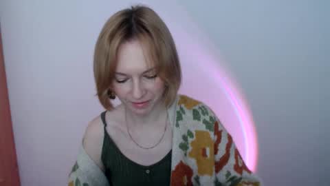 Snapshot of mollilove chatting on 18, 5, 2026 mollilove online show from 18, 5, 2026